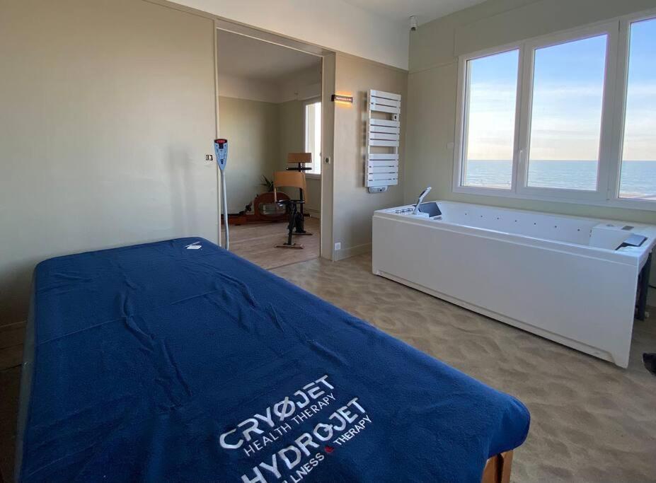 Spa Privatif Face Mer Riva Romantic & Spa Ouistreham Bagian luar foto