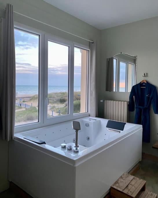 Spa Privatif Face Mer Riva Romantic & Spa Ouistreham Bagian luar foto