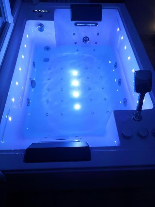 Spa Privatif Face Mer Riva Romantic & Spa Ouistreham Bagian luar foto
